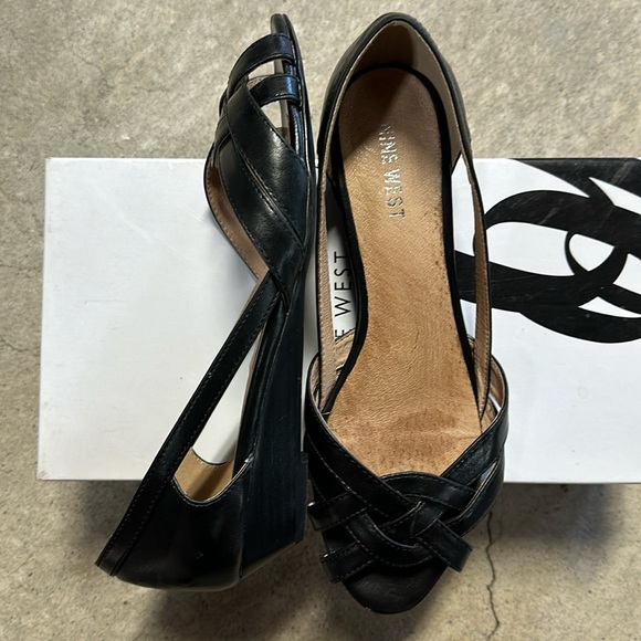 Nine West Sapphire Flats Black Leather Sz 7.5 PreOwned - Picture 6 of 6